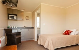 lounge of Smaller Sized Cottage With Single Beds